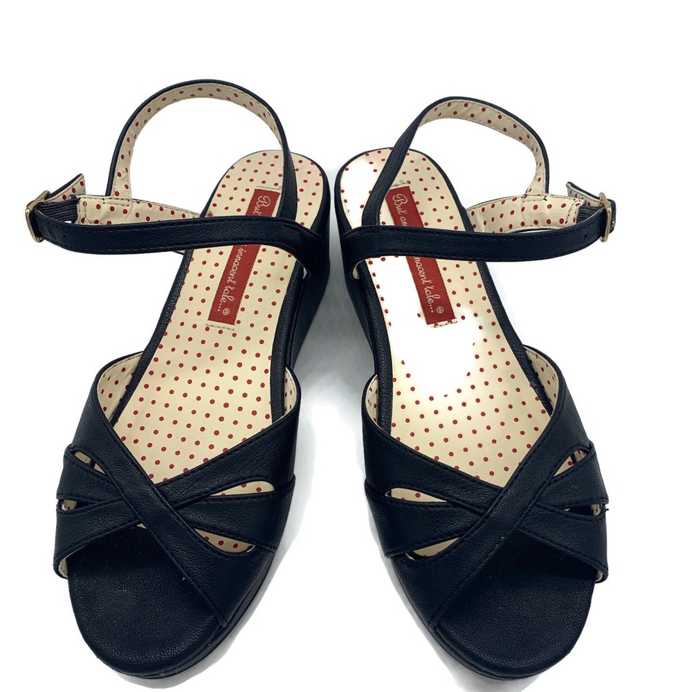 Black sandals wedges